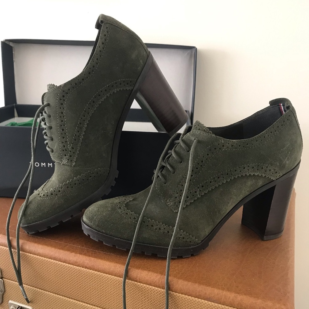 Tommy Hilfiger Oxford-style Suede Heels